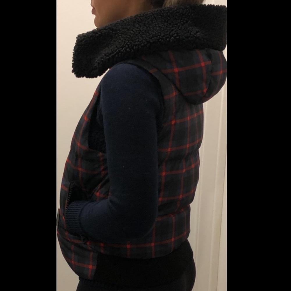 Coach Vest - Picture 3 of 5